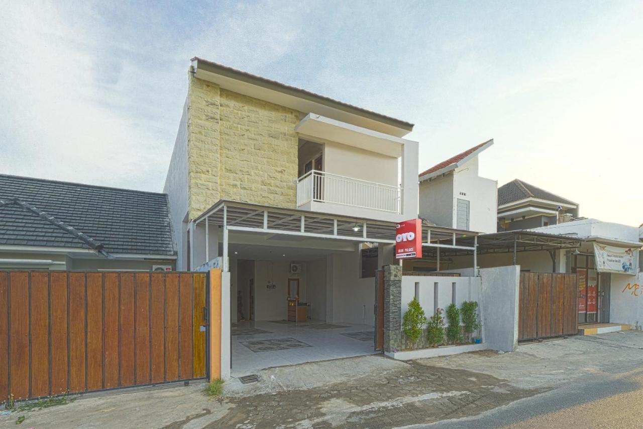 Hotel Oyo 1542 Yessy Mansion Ngabean Exterior foto